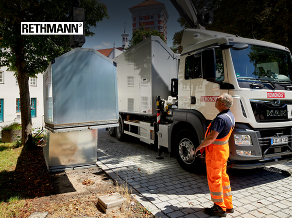 Emptying of intelligent safety containers equipped with level sensors