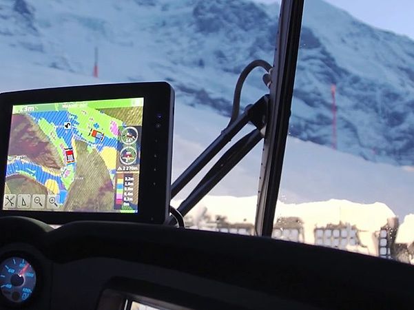 Display in PistenBully cockpit visualises snow depths