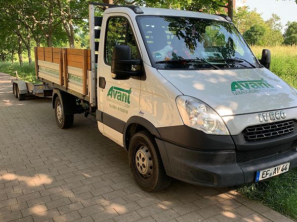 A Transporter with a Logo from AVANT