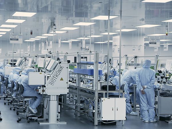 Medical researcher working in laboratory of BIOTRONIK