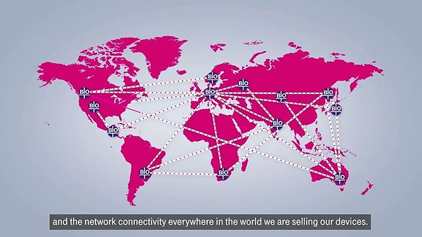 Mapa mundial en color magenta que muestra las sedes de BIOTRONIC conectadas en red