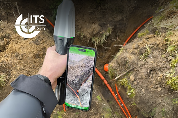 GeoAce software with mobile device and GNSS receiver from ITS Geo Solutions